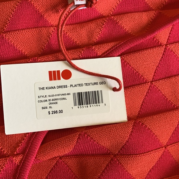 The Kiana Midi Dress in Texture Geo - Picture 4 of 4